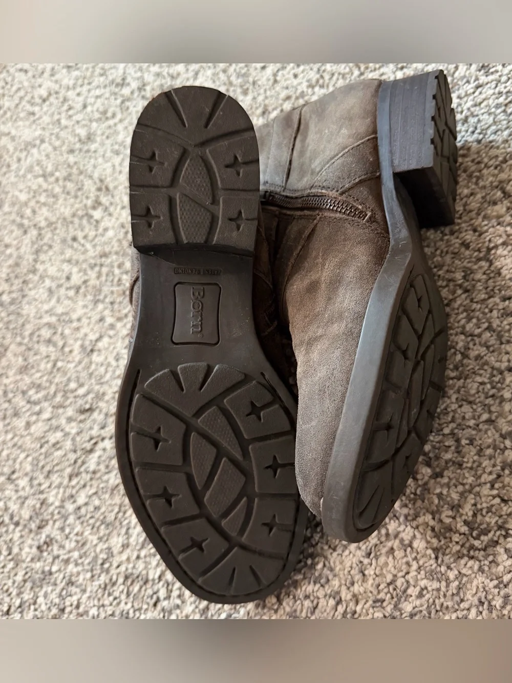 Women’s Børn Trinculo ankle booties size 7.5